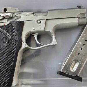 אקדח סמיט ווסון Smith & Wesson